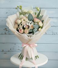 Букет цветов из:  Розы и Лизиантусы в Нижняя Тавда