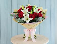 Букет цветов из:  Лилии и Розы в Нижняя Тавда