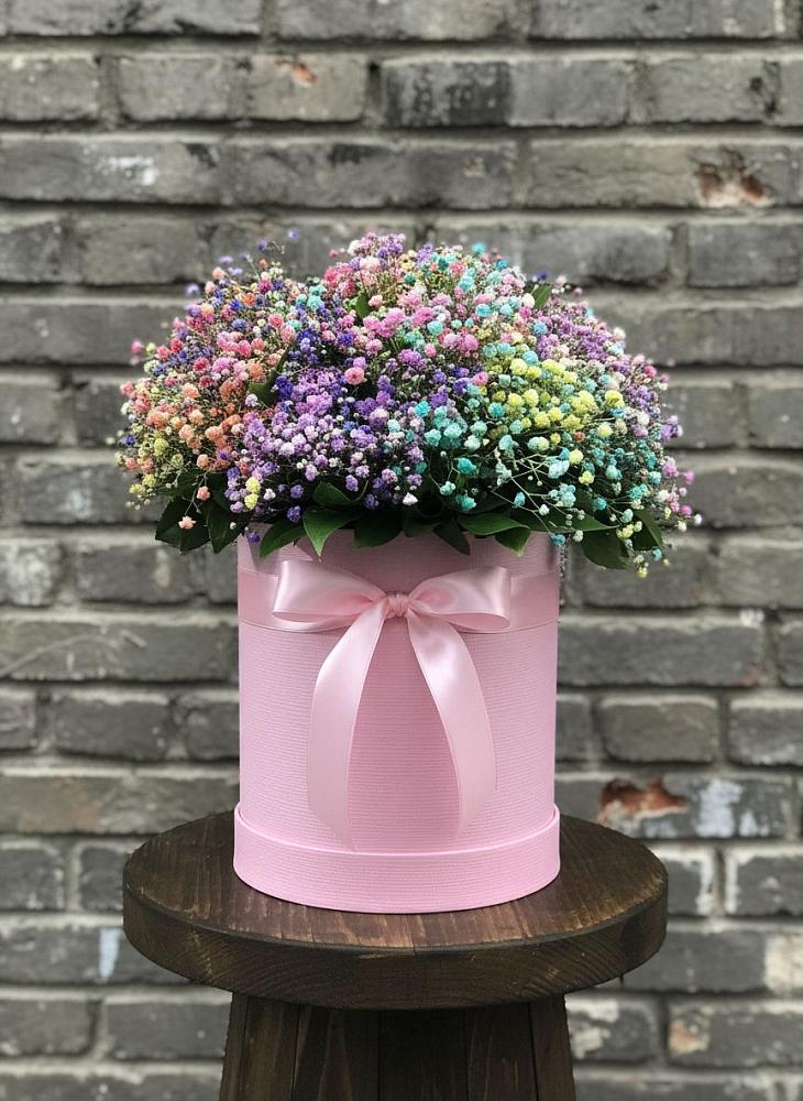 Цветочная композиция из Гипсофила и Розы в шляпной коробке в Нижняя Тавда