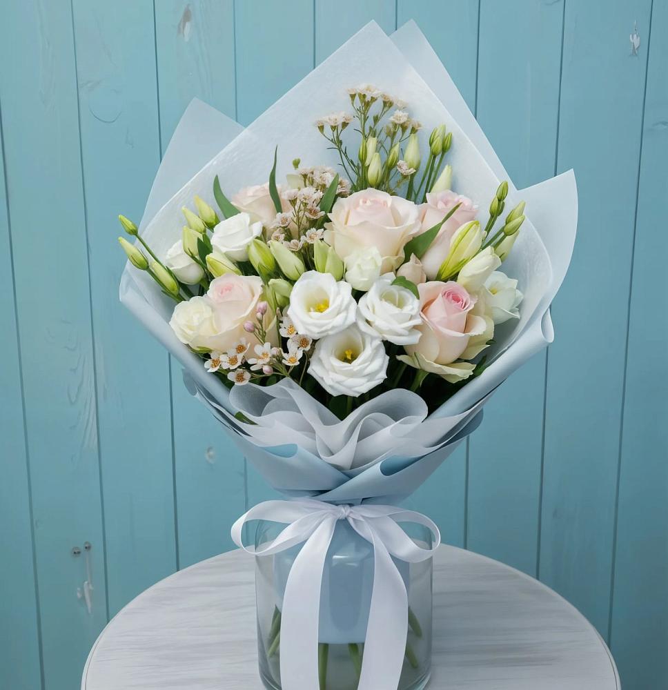 Букет цветов из: Розы и Лизиантусы в Нижняя Тавда