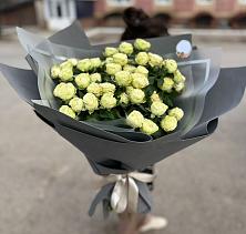 Букет Белые кустовые розы Солинеро в Нижняя Тавда