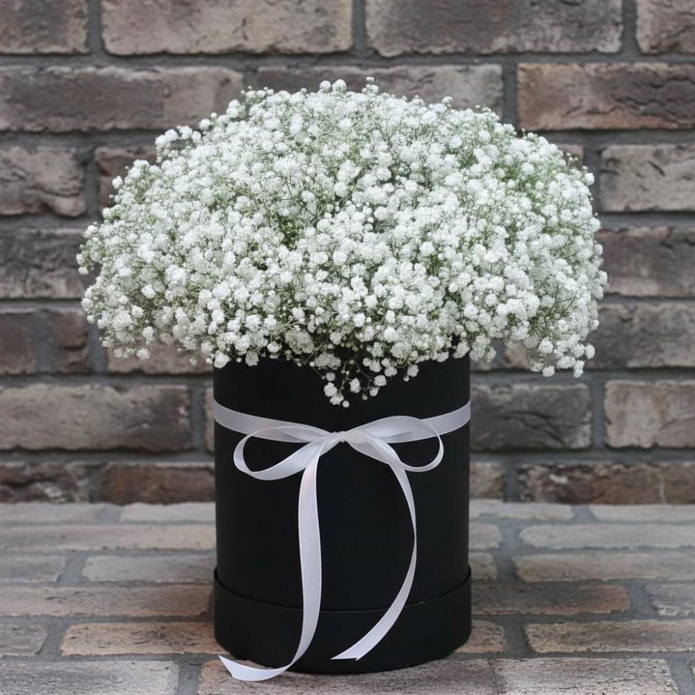 Цветочная композиция из Гипсофила в шляпной коробке в Нижняя Тавда