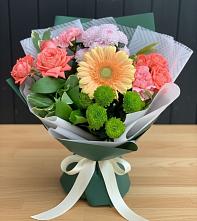 Букет цветов из:  Гвоздики, Розы, Герберы и Хризантемы в Нижняя Тавда