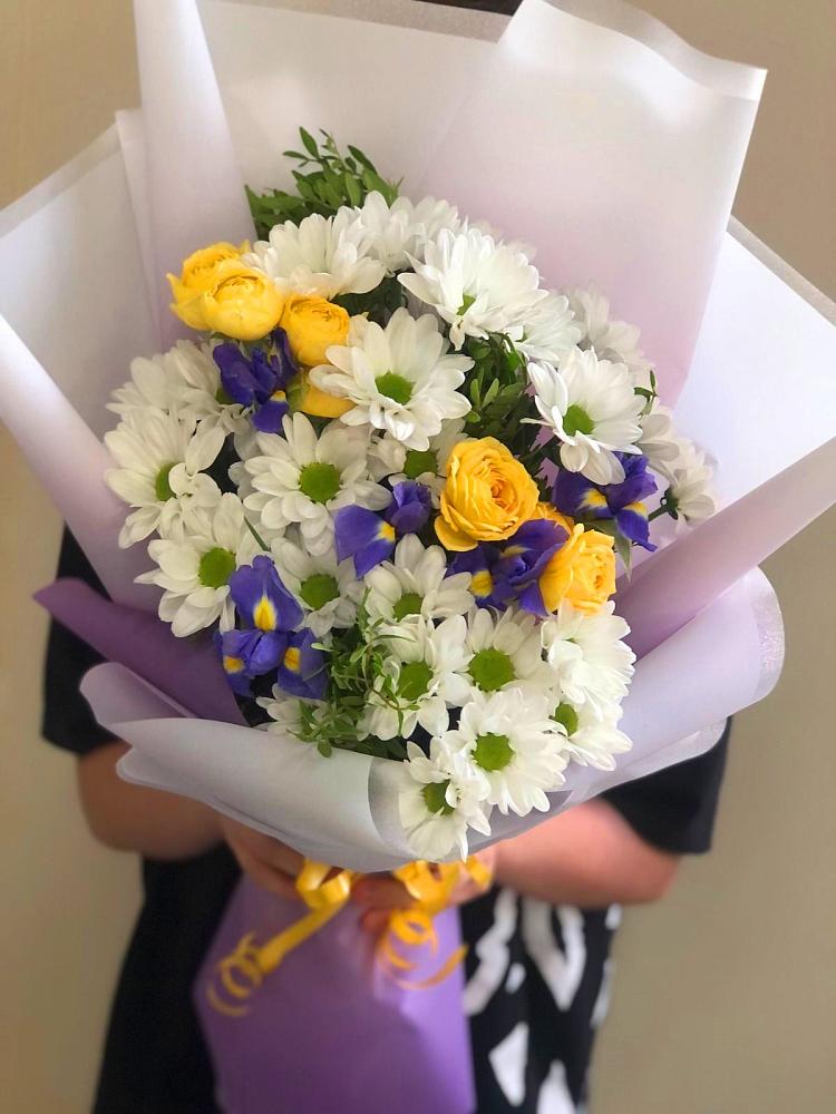 Букет цветов из: Ирисы, Хризантемы и Розы в Нижняя Тавда