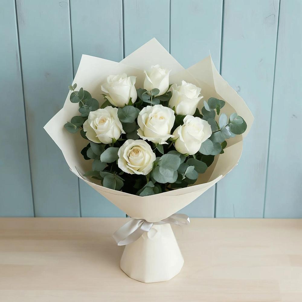 Букет Белые розы в Эвкалипте в Нижняя Тавда