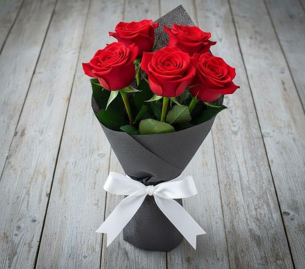 Букет 5 Красных роз Эдлесс Лав в Нижняя Тавда