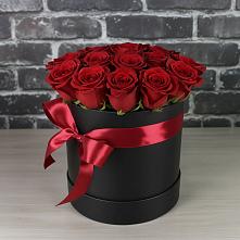 Цветочная композиция из Розы в шляпной коробке #REPLACE_PRED# Нижняя Тавда