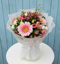 Букет цветов из:  Герберы, Альстромерии и Лизиантусы в Нижняя Тавда
