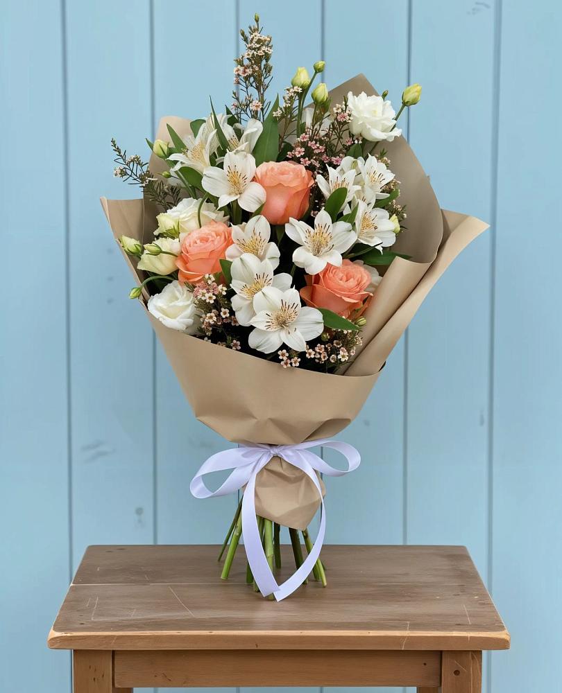 Букет цветов из: Альстромерии, Лизиантусы, Розы и Хризантемы в Нижняя Тавда