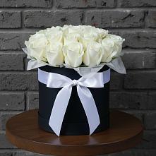 Цветочная композиция из Розы в шляпной коробке в Нижняя Тавда